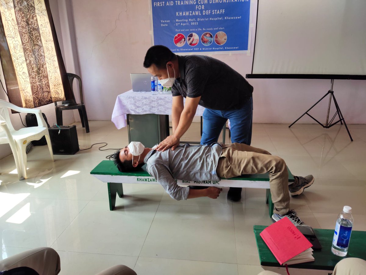 mizorampolice's tweet photo. in emergency situations, during ‘‘Golden Hour’.
Give life another chance. Become a lifesaver.
#WorldFirstAidDay2022 #WFAD2022
#SafetyFirst #LifelongLearningFirstAid https://t.co/mWDHnkeZXU