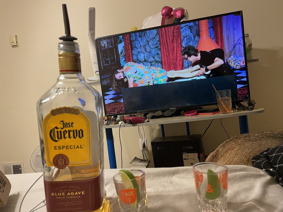 PerfectCellzar's tweet image. #GoodMythicalEvening
lol madness and it’s awesome!