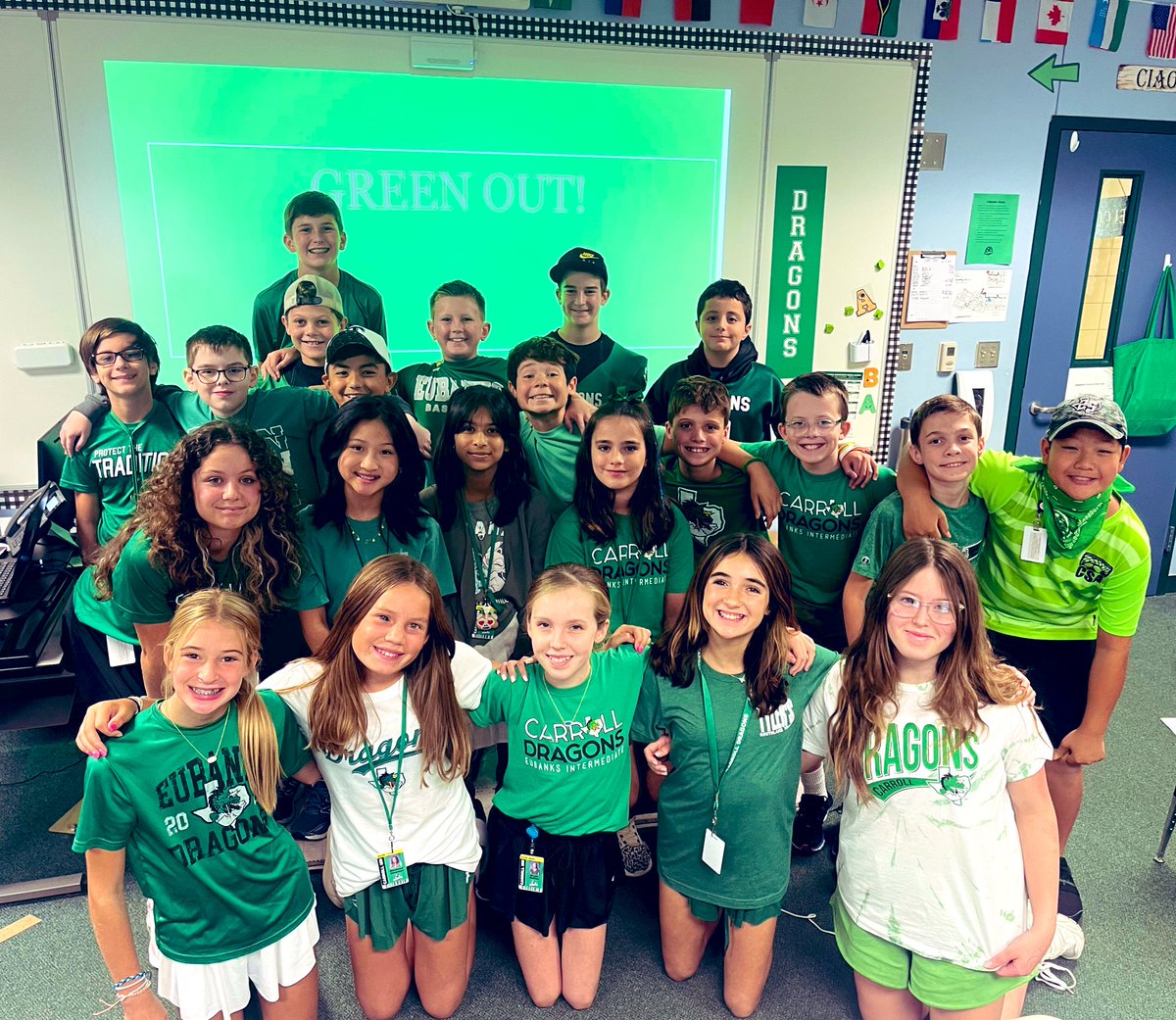 Shoutout to this amazing homeroom for winning the 6th grade spirit stick!! #godragons #EIS #greenout <a href="/EubanksDragons/">Eubanks Intermediate</a>
