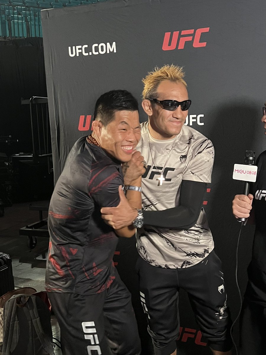 HasanRahil33's tweet photo. The man Li is okay to let go of one of the best matchups he had and then proceeds to fight a dude 10 pounds bigger than him, and tries to stop a fight backstage as well. 
And is the most respectful and sweetest person out there.
REAL G.
#UFC279 https://t.co/CJhn5zLAtH