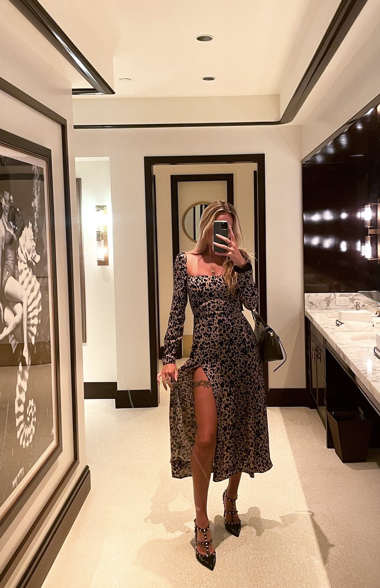 Goddess_Lindsey's tweet photo. Date night ✨🐆🍸 https://t.co/x8qpbgNqD6