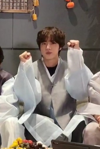 잘생김석진오빠 tweet media