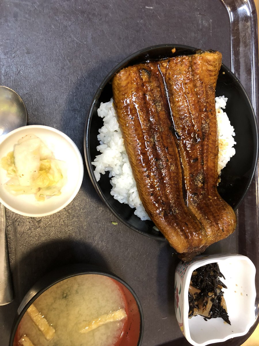 想像よりもデカいうなぎでびっくりした笑 筋トレ前のうなぎϵ( 'Θ' )϶