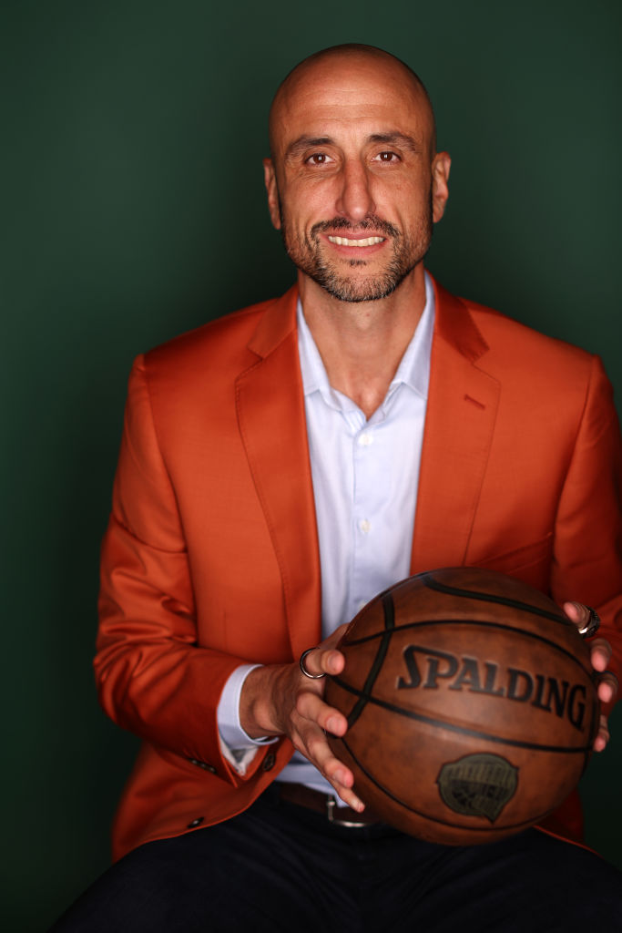spurs's tweet photo. orange looks good on you, @manuginobili!

@HEB | #ManuHOF https://t.co/9tZrSsFbwk