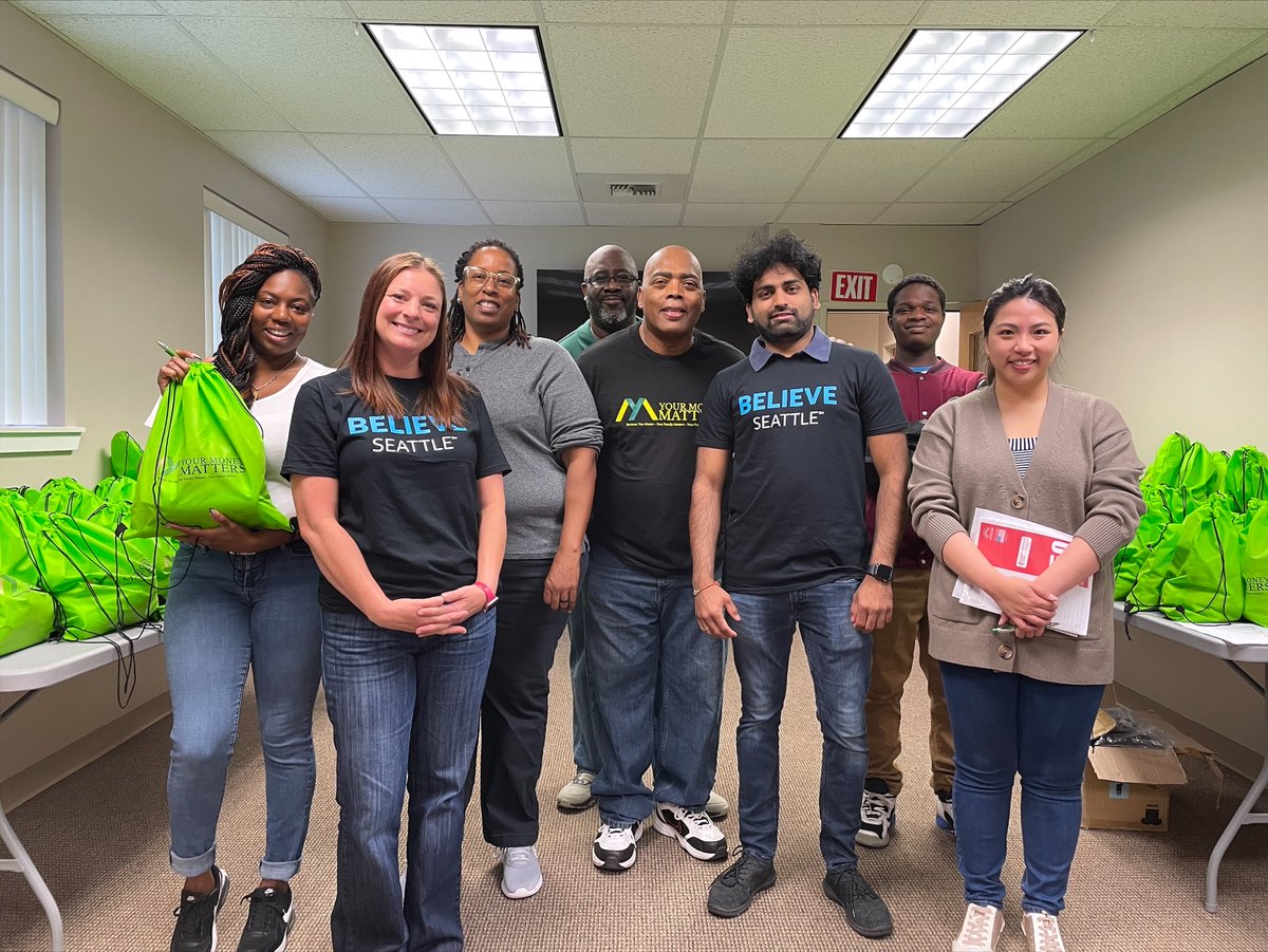 Thanks to the @AT&amp;T Connected Learning initiative in partnership with @Digitunity, we were able to provide 40 laptops to local students!
So far we have awarded 967 laptops to students and families in need via the 10-Cities Pilot Program! 

Learn more at: ow.ly/YuqQ50KG0jB