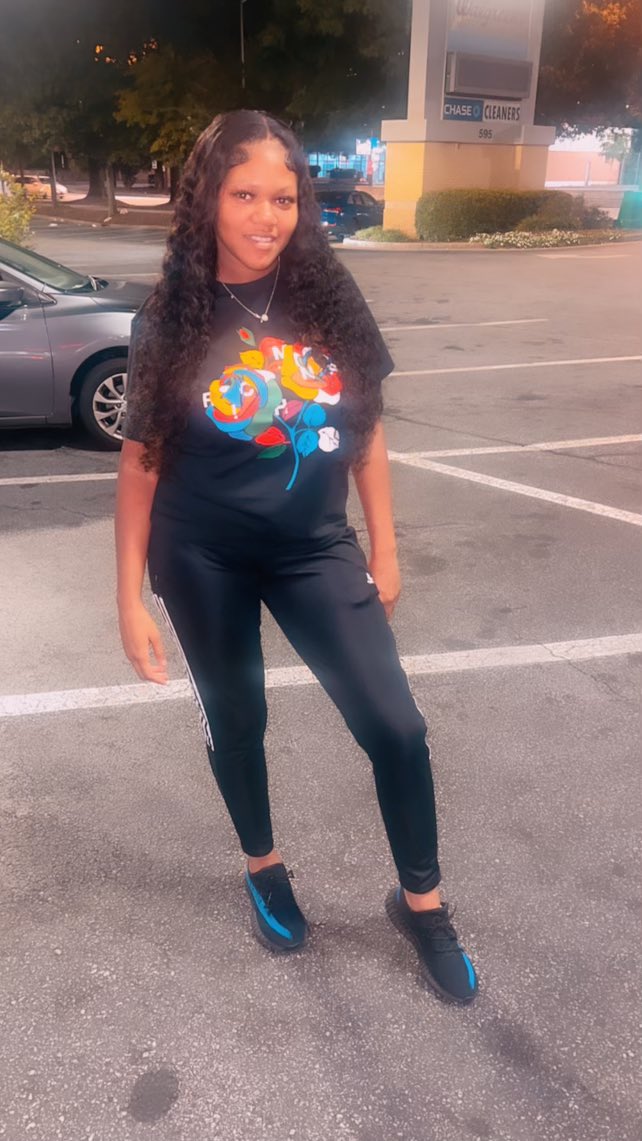 ChasityMommy's tweet photo. Ever Seen A Problem So Pretty ๐ #PreTurnUp https://t.co/9ayBfzpVtJ