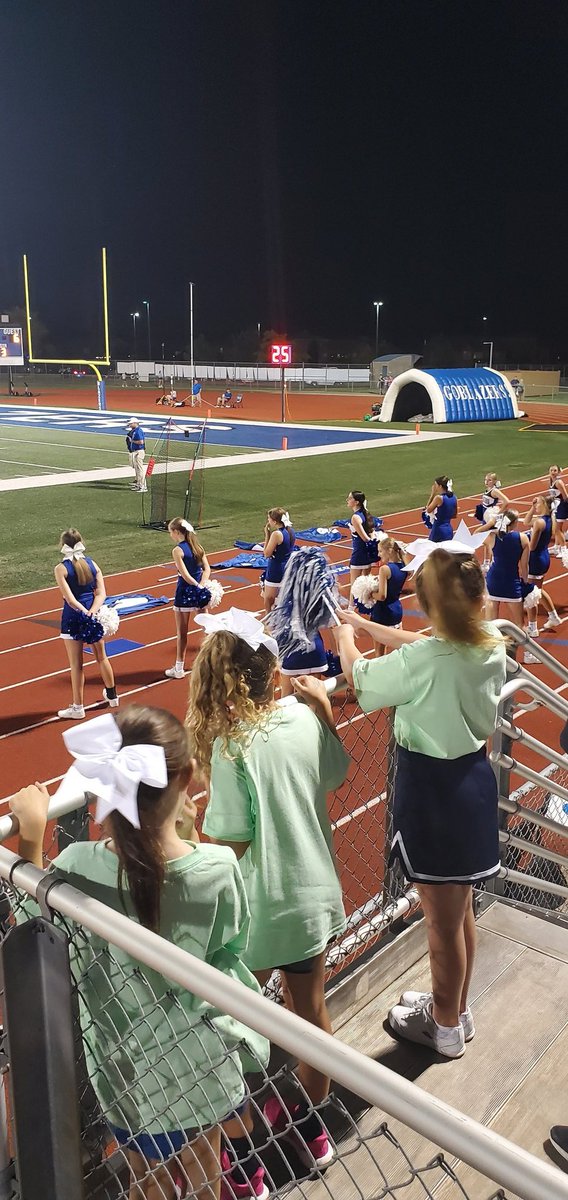 gehsblazercheer's tweet photo. This week was BUSY! We started powder puff practices, Little Blazer clinic Wednesday, Spirit spreader on Thursday, and Little Blazer game tonight! So proud of the work our girls put in and who they are becoming! Proud to be their coach! Rest up this weekend girls! #pullthewagon https://t.co/O9PYoRFwJB