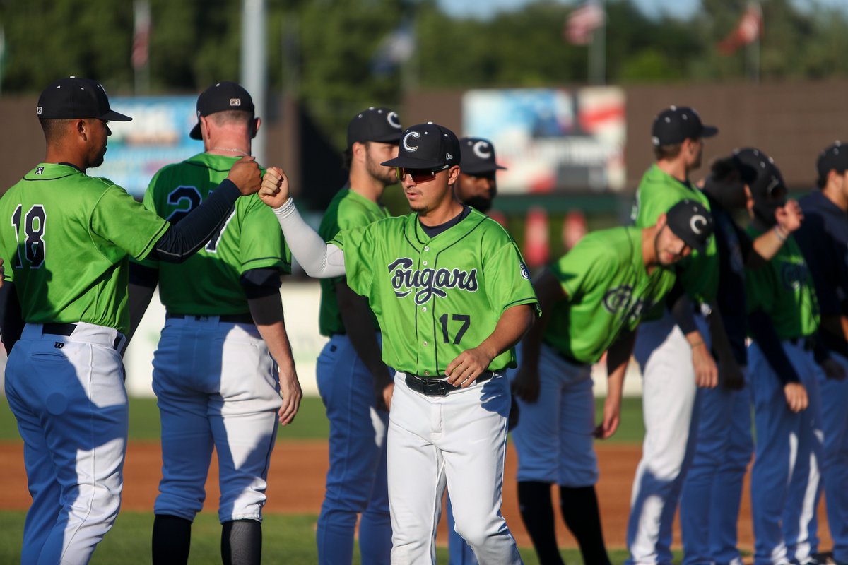 KCCougars's tweet photo. AH AH AH AH STAYIN ALIVE STAYIN ALIVE #Cougstember https://t.co/HAyZwF6nyu