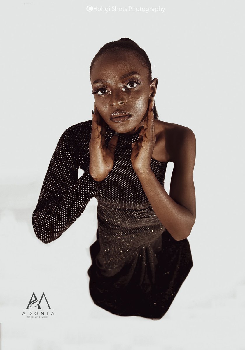 AdoniaMakeup's tweet photo. Nude on Nude.🥵🥵🥵 @vera.muzic.75
MUA: @beckie_adonia 
📸: @hohgishots_photography
Director: @lincolnafluobeat
.
.
 
.

#BlackShinesBrightest #glowingskin #256melnin #ugandanmade #glow #basis #naturalskincare #naturalskincareproducts https://t.co/g9zFVn4n7p