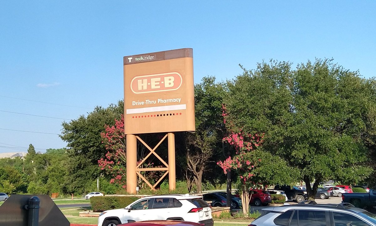 HebQuest's tweet photo. Sign outside is quite faded, gives it more character I guess https://t.co/SWYxelPIgH
