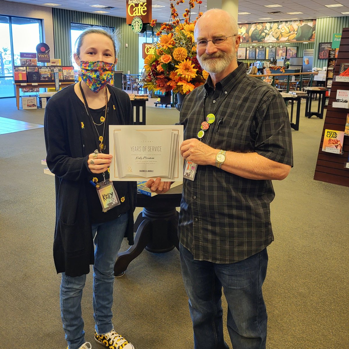 BNGrandJunction's tweet photo. Congratulations, Kelly! Thank you for 5 years of loyal service to our B&amp;N customers! https://t.co/L2t9aOX0yi
