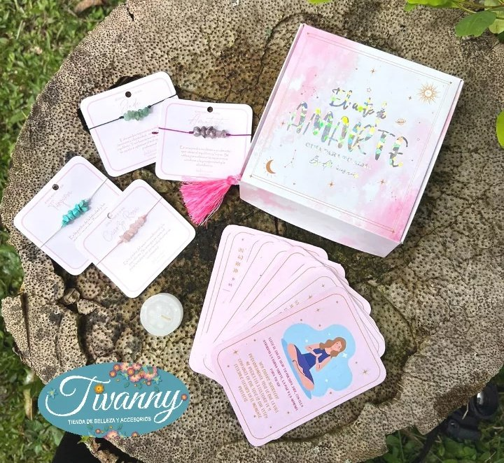 TivannyDe's tweet photo. ✨EL VIAJE HACÍA TU INTERIOR YA EMPEZÓ 
💲80.000 Envío GRATIS 
Esta cajita de inspiración contiene:
🌷4 Pulseras de piedra natural
🌷7 Cartas de Afirmaciones
🌷4 Cartas de juegos de meditación
🌷1 Regalo SORPRESA 🎁
🌷1 Velita
🌷Meditaciones y guías especiales para elevar tu alma https://t.co/NO08bHg4Vh