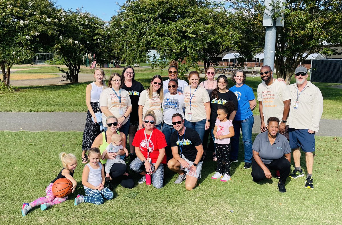 kellyparksocs's tweet photo. At Efland, we celebrate the victories and also sit with each other in grief.  Thanks to all who could help us finish #runforliza on a Friday afternoon to support the family of our ECGE staff in their time of loss @ECGlobalElem #beststaffever #schoolfamily https://t.co/eDqfXzXbM0