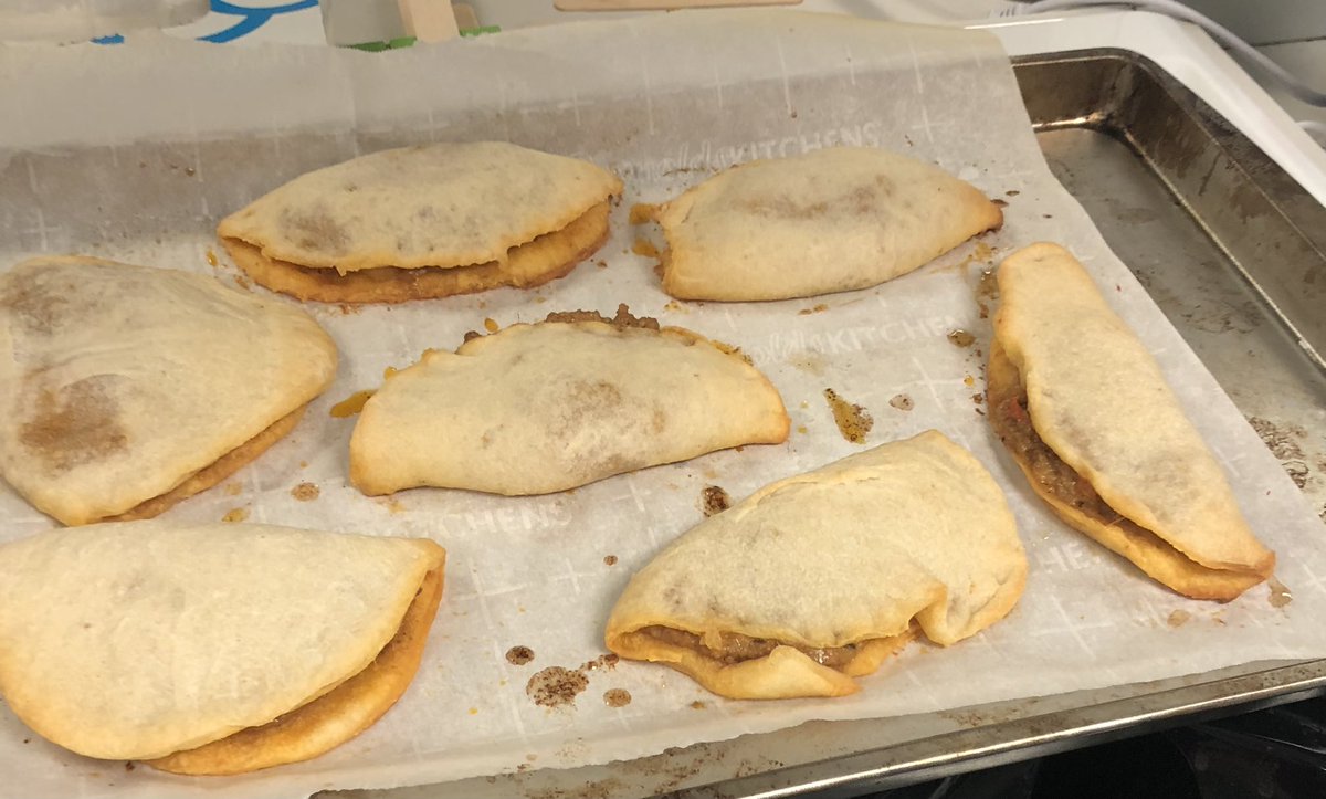 Garrett_TES's tweet photo. Celebrating Hispanic Heritage month making cheesy empanadas! #TotallyTomball #CelebratingDifferencesInTISD @AliciaMeans4 @TISDTES @TomballISD, @TStudentSupport, @nannewt, @kwake32 https://t.co/4sW4m7KTF8
