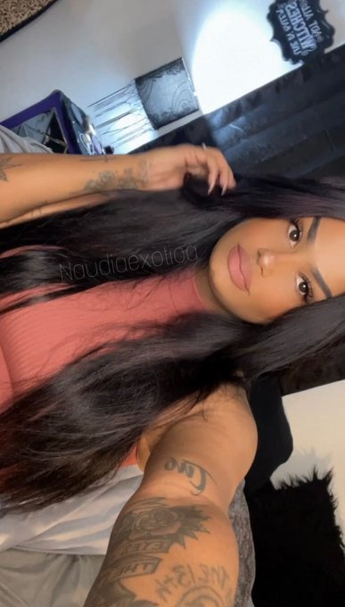 &ldquo;Money talks, guess I got the gift of gab.&rdquo;🗣💰💵 #trans #transwomen #transgender #model #ts #naudiaexotica<a href="/tag/model"class="tags"><span>#model</span></a><a href="/tag/lgbt"class="tags"><span>#lgbt</span></a><a href="/tag/beauty"class="tags"><span>#beauty</span></a><a href="/tag/makeup"class="tags"><span>#makeup</span></a><a href="/tag/face"class="tags"><span>#face</span></a><a href="/tag/cosmetics"class="tags"><span>#cosmetics</span></a>