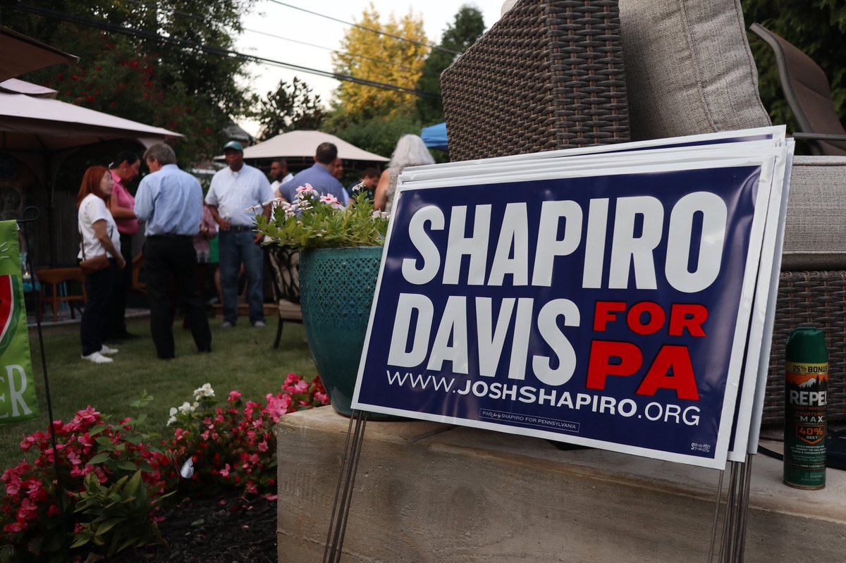 This race won't be won in big moments or under big lights — it will be won in backyards like this one in Aldan, Delaware County.

Let’s work, <a href="/DelcoDems/">DelCo Democrats 🌊</a>.