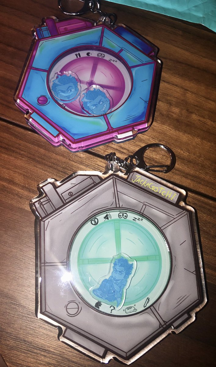 soremurders's tweet photo. i got my stuff from frigonimy AHH😭😭😭 have to go on a shopping spree now.  these are the biggest and most vibrant charms i own i lvoe them. i am not a photographer but 🫶🫶🫶🫶 https://t.co/CpovtgOY4W