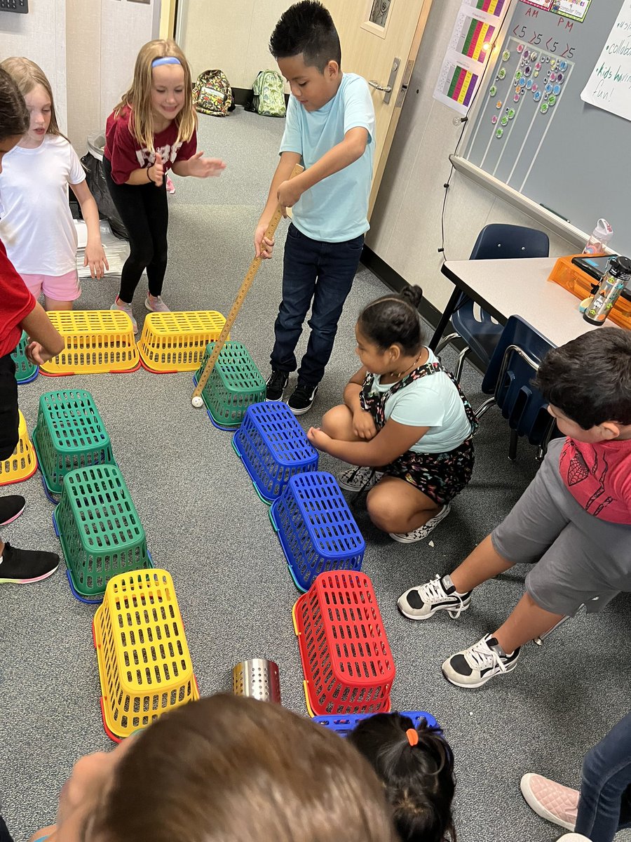 3rdFpe's tweet photo. Ms. Johnson’s class learning about balanced and unbalanced forces through creating a mini-golf course! https://t.co/qsXd5cv0wj