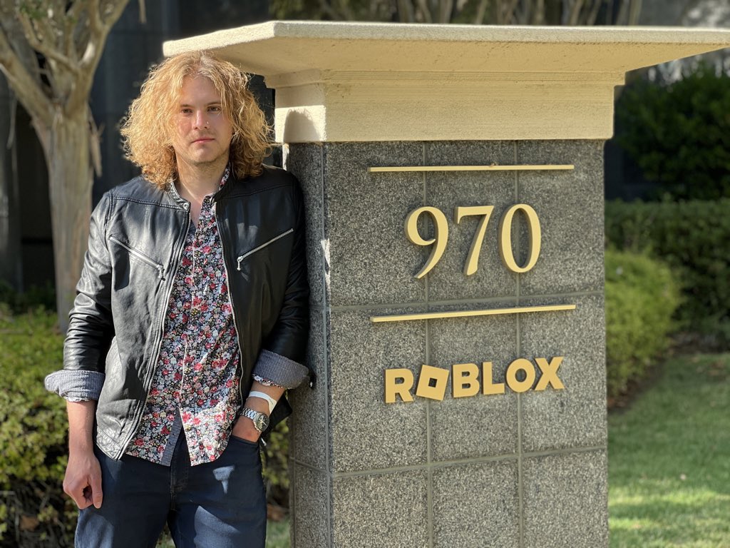 WhoToTrus tweet media