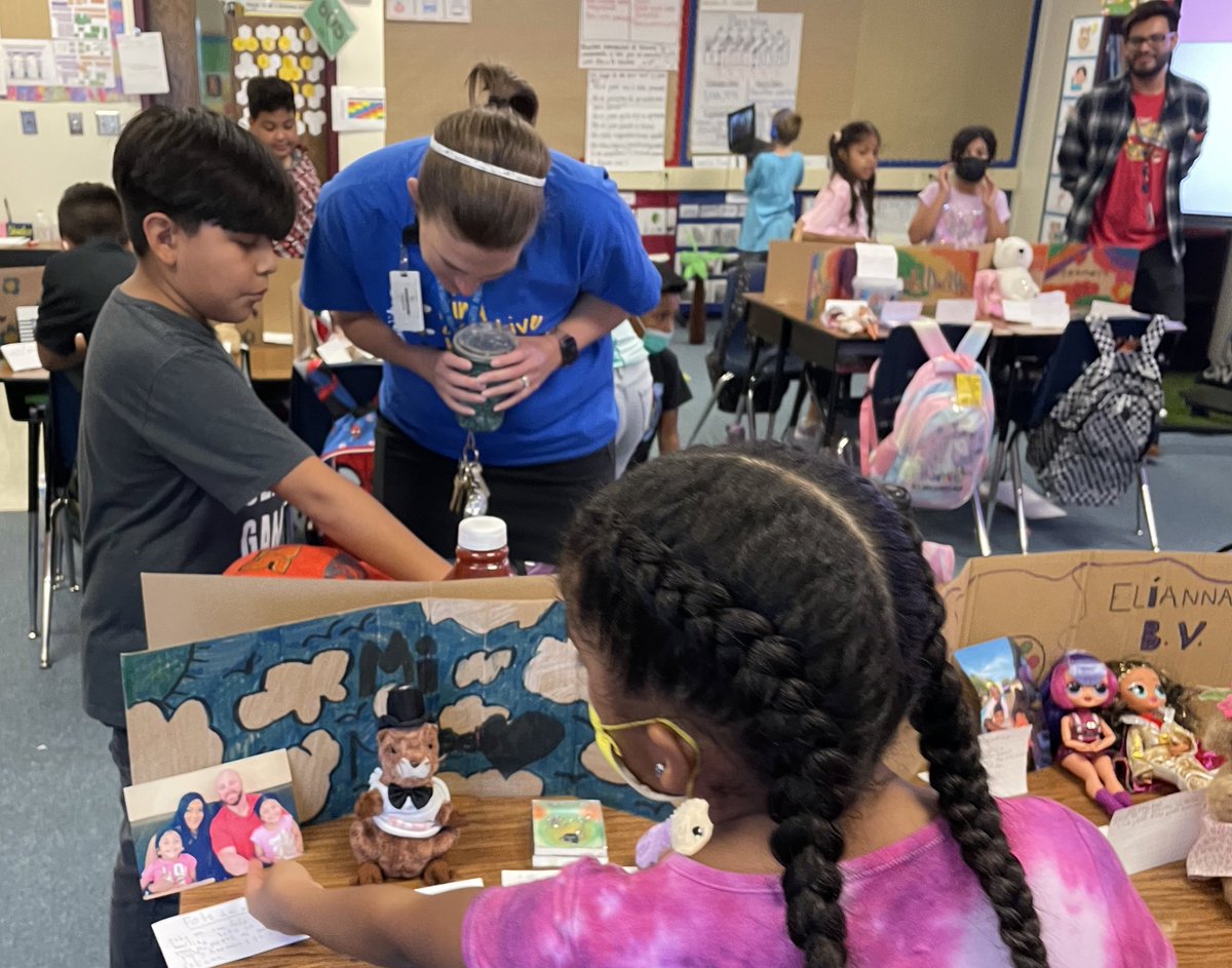 creativity_hive's tweet photo. @AprilNilson3 &amp; I learned so much about our 4th grade students today when we attended their #MyMuseum presentations! THANK YOU for the invitation @cshialer &amp; Mr Macegoza! @WeAreBerkmanPTA @nancy_ag2000 @RoundRockISD @Enrich_RRISD @HafedhAzaiez #ProudToBeAi🐝 https://t.co/Ce8logv1Bv