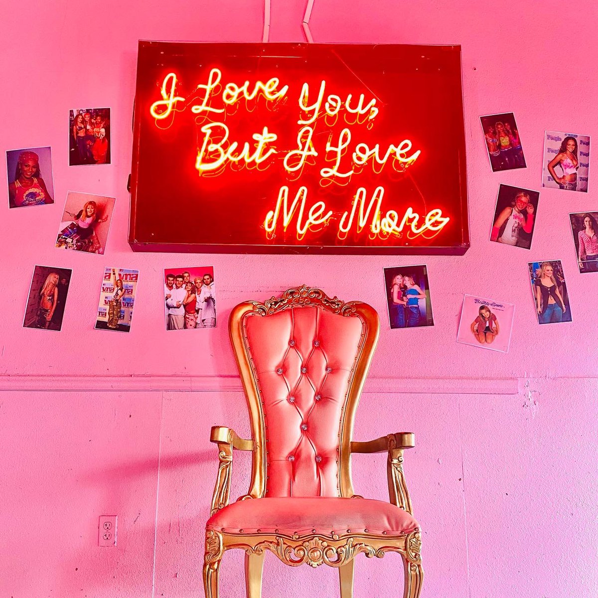 heylovebuzz's tweet photo. Tonight we’re taking it back to the 2000s! 😍💖🪩

It’s a 2000s Nostalgia Party 🎶💕 Stop by for Y2K decor, throwbacks, and cocktails! ✨

Don’t forget to wear your favorite Y2K inspired fit and bring your besties! 🫶🏻🛍

We’re open from 8PM-2AM ⏰

HAPPY HOUR is from 8-10PM 🍸🍸 https://t.co/VHxJeLRrMe