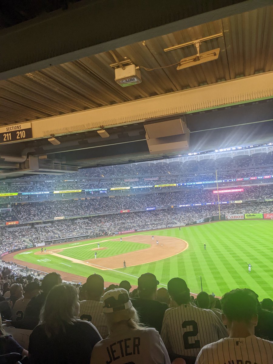 NRMedia50's tweet photo. We are finally here at Yankees stadium, let's Go @86Yall💯⚾👍🔥 #RepBX #DerekJeterNight https://t.co/orCQDin2v8