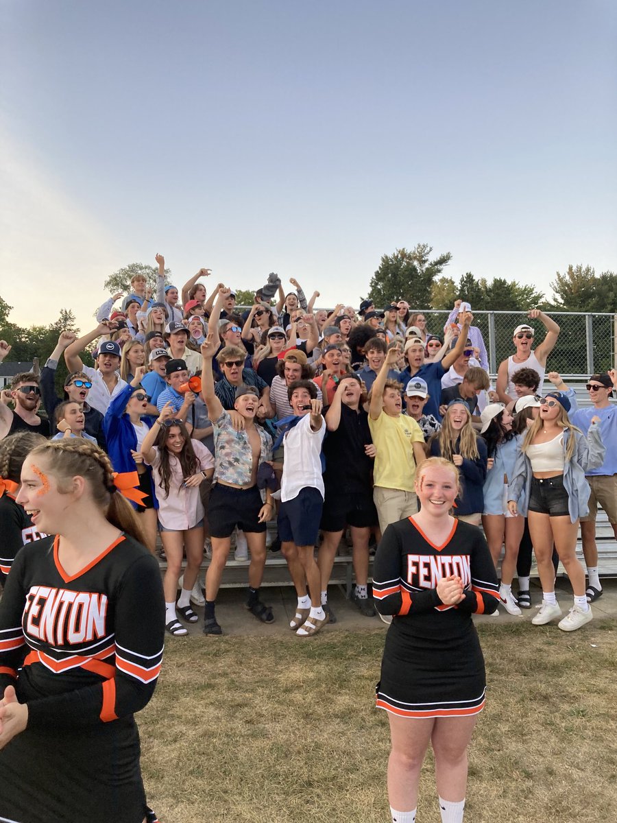EUhrik's tweet photo. Fenton take the lead with a great 15 yard run by #3 Nolan Alvord
4:10 left in the first half https://t.co/8jS5xgtqrJ