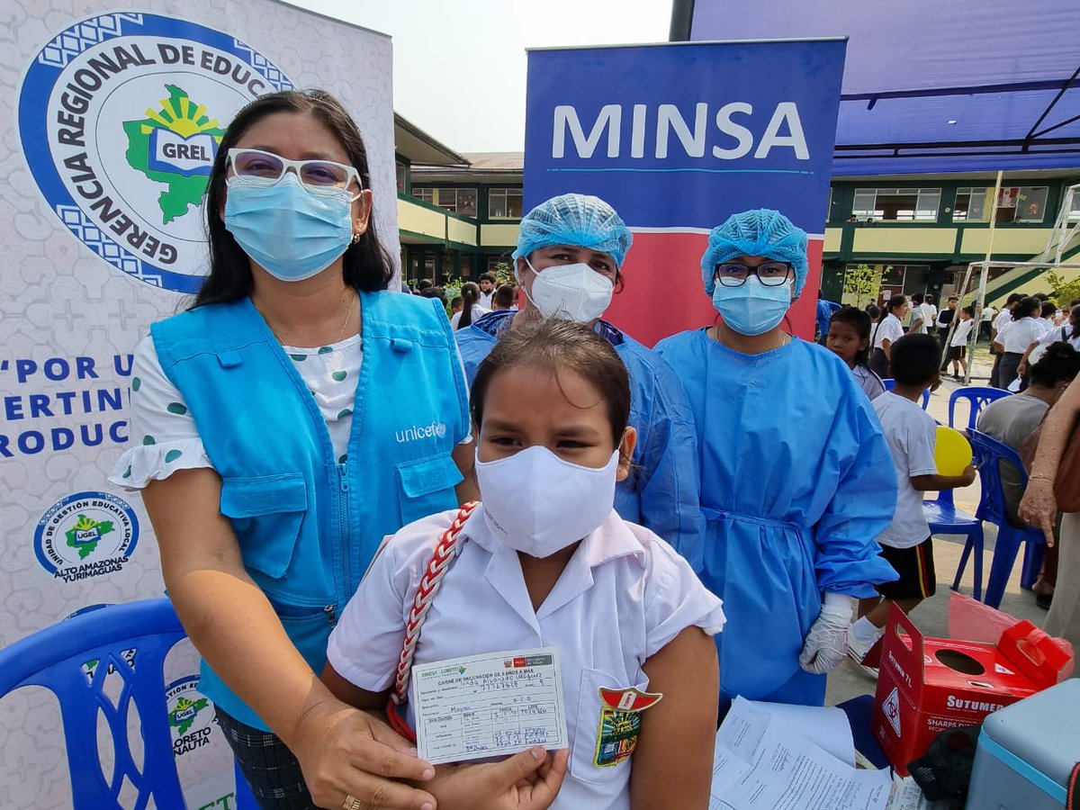 UNICEFperu's tweet photo. ¡Vacunatón escolar en #Loreto! 🎉💉
Con el objetivo de cerrar brechas de vacunación contra la #COVID19 en la población estudiantil e incrementar las coberturas contra influenza y VPH, se inauguró la iniciativa “Vacunatón Escolar”. @GeresaLoreto #GREL https://t.co/f0uXAPPc1d