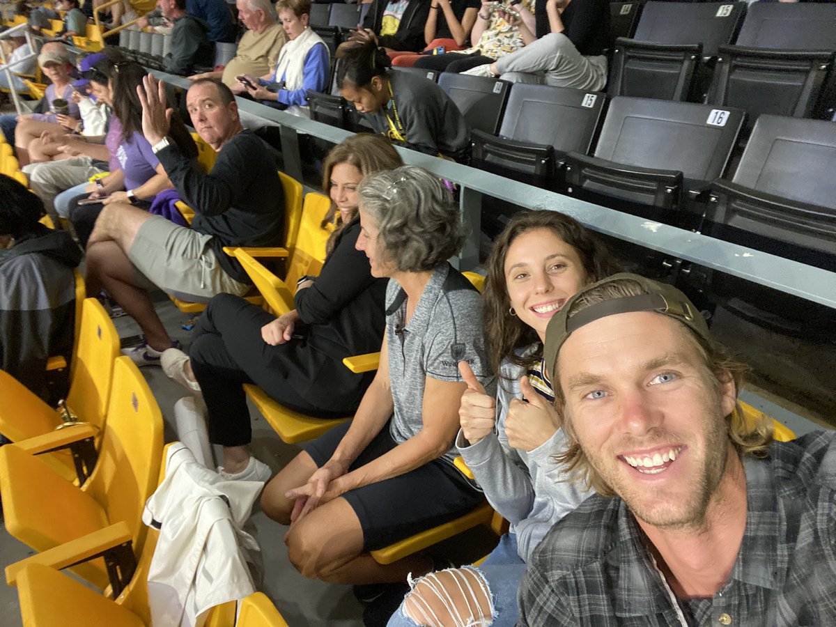 #apptothetop Mountaineers playing strong!