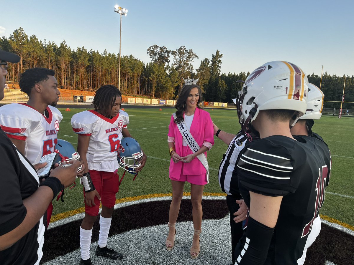 Dylan Domangue (@kwchdylan) on Twitter photo Got someone special out here for Block vs Grant. Grant Parish resident and Miss Louisiana Gracie Reichman!
<a href="/KALBSports/">KALB Sports</a> Got someone special out here for Block vs Grant. Grant Parish resident and Miss Louisiana Gracie Reichman!
<a href="/KALBSports/">KALB Sports</a>