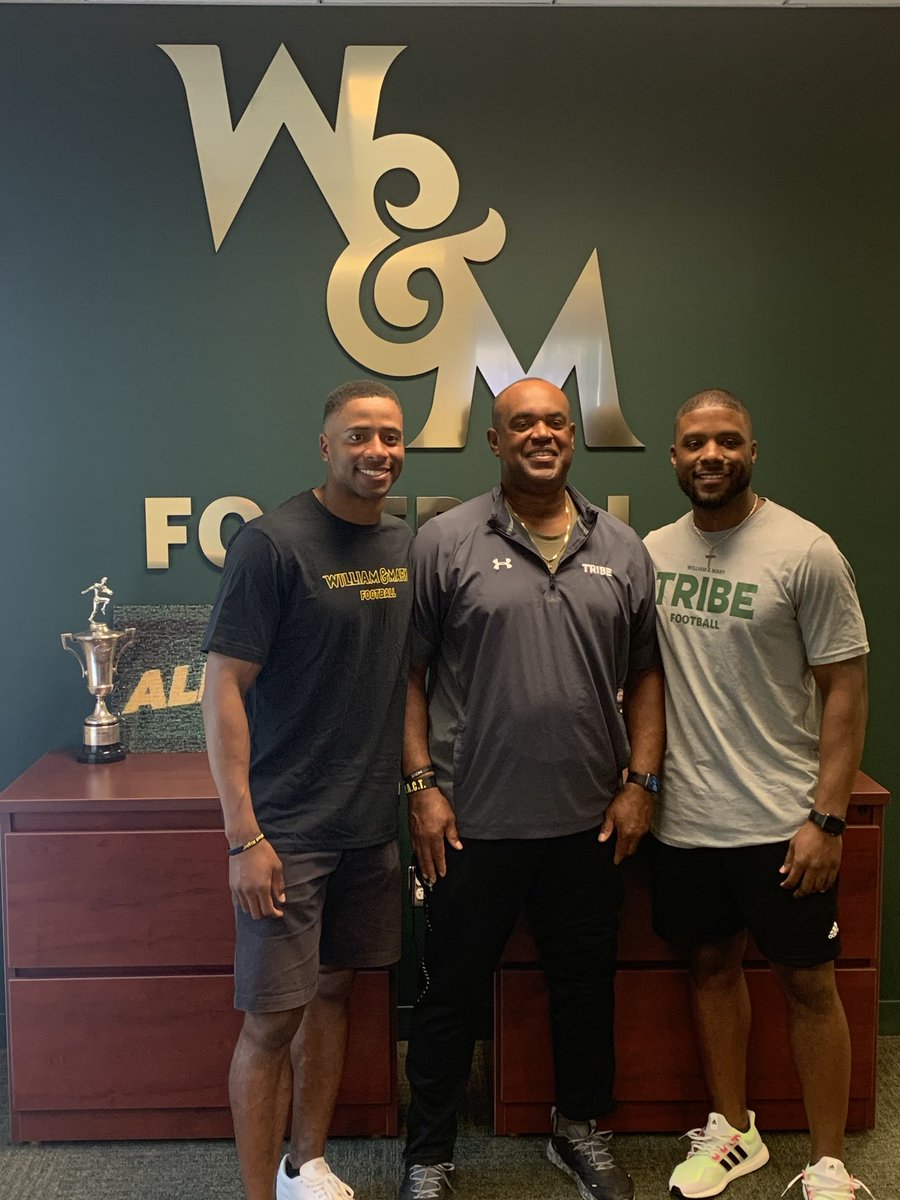 CoachMikeLondon's tweet photo. Thanks to WM FB Alumni Derek Cox ‘08 Captain &amp; WM Hall of Fame Inductee Derek Cox. Elliott Mack, ‘08 Captain, spoke to the team today. Welcome Back!🏈🧑🏾‍🎓⁦@WMTribeFootball⁩ ⁦@TribeAthletics⁩ @WMNews⁩ ⁦@WMAlumni⁩ https://t.co/qFRh4RJauD