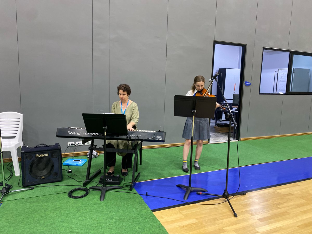 RugbyThailand's tweet photo. A snapshot of Senior assembly this week, where some of our students performed, including a live rendition of the Thai Anthem 🇹🇭 #internationalschoolthailand #rugbyschoolthailand #music #music_rst #seniorschool https://t.co/kQcNkzXJLU