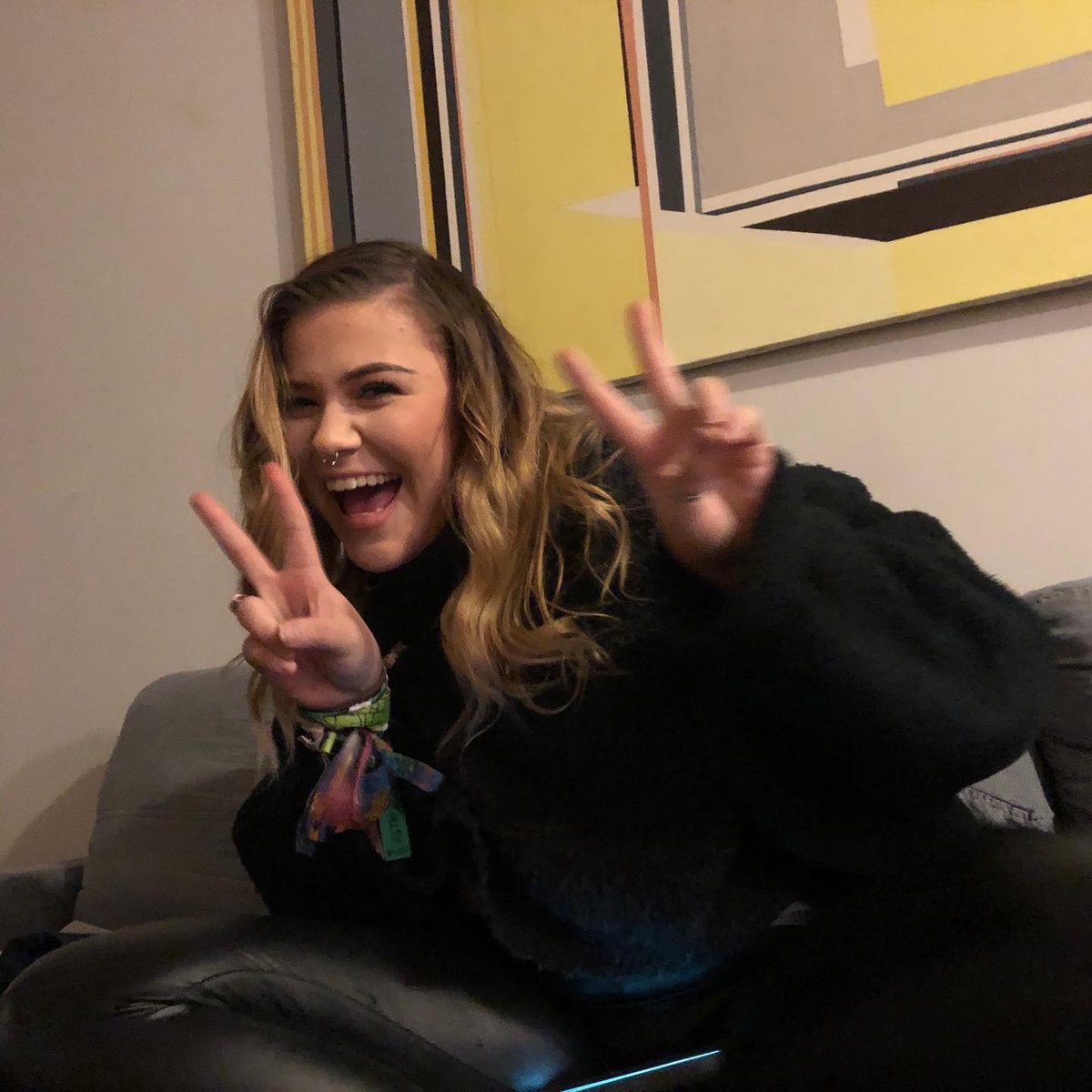 chatterboxband's tweet photo. Wishing Sarah all the luck in the world on her new journey! We love you so much! Thanks for all the memories 💕 https://t.co/FUkgTDtgn9