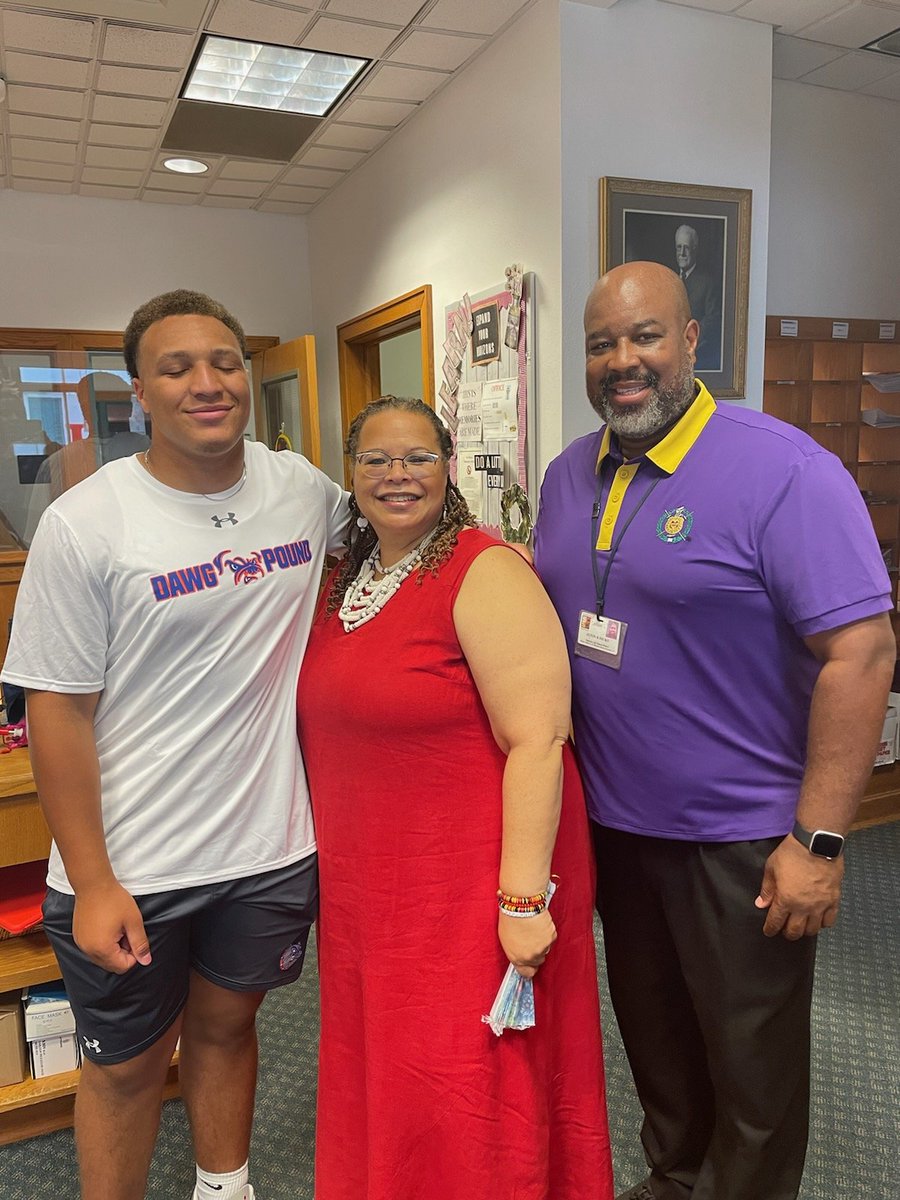 VanDuynChamps's tweet photo. #SCSDFirstDay https://t.co/rlBZv4fZKg