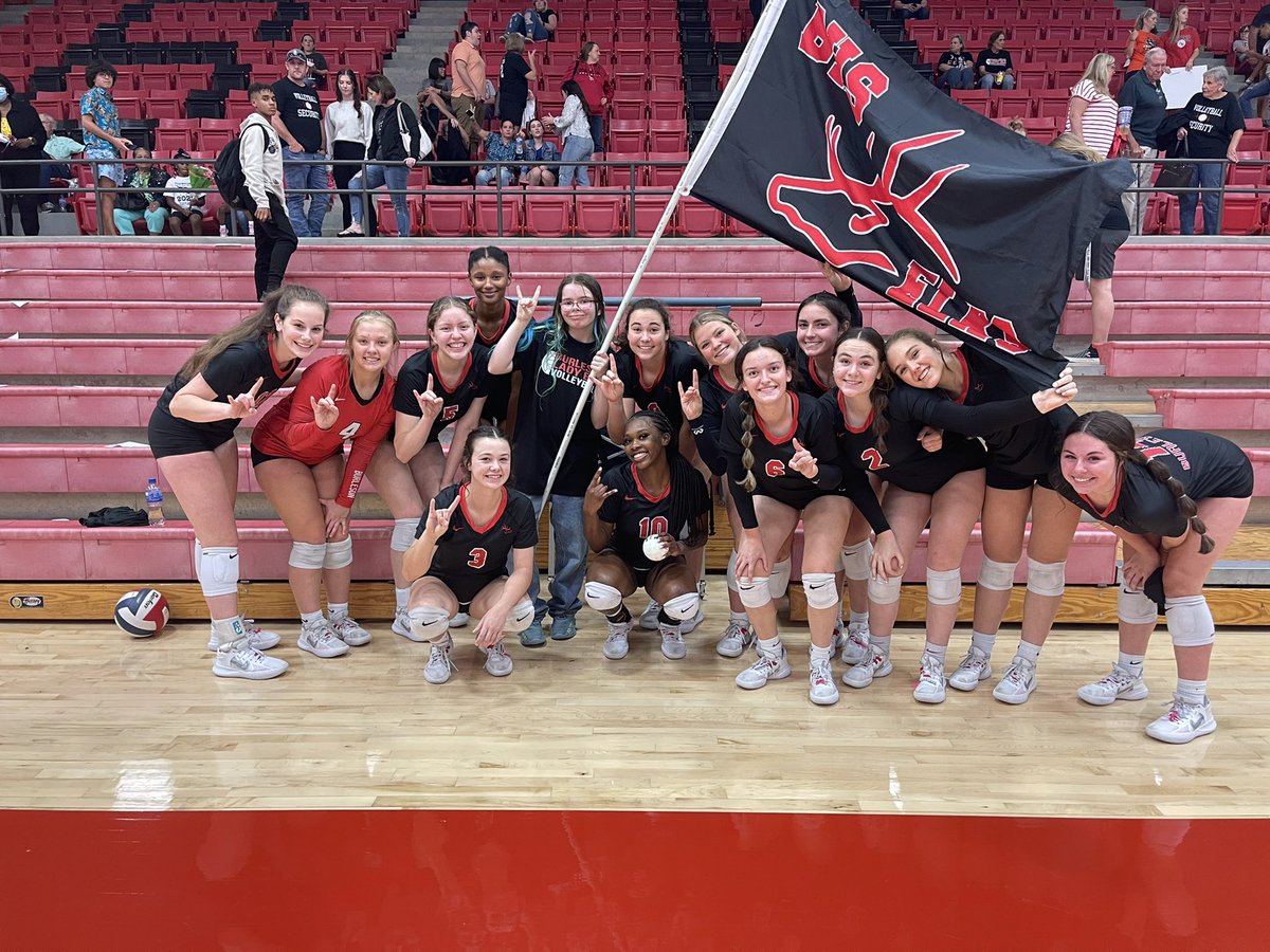 🏐Lady Elks WIN 3-0 vs Seguin❗️
4-1 in district play
Up next:@ Cleburne Tuesday

K. Wong-3 aces, 22 assists
K. Carlock-3 blocks, 10 kills
M. Balina-Ayers-7 kills
A. McDaniel-4 kills
P. Roberts-7 digs
#SUSU 
<a href="/Gosset41/">Brian Gosset</a> <a href="/CTRsports/">Times-Review Sports</a> <a href="/BurlesonISD/">BurlesonISD</a> <a href="/BurlesonSports/">Burleson ISD Athletics</a>