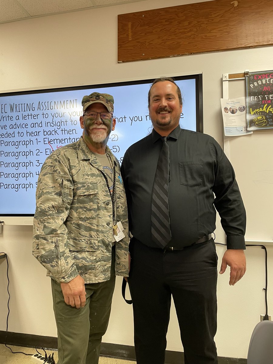 bushido_55's tweet photo. #CamoDay Good luck Varsity football tonight. Carpe Diem, it was so much fun today to be able to reflect on my past and yet be present for the kids in the moment! #TerryRocks https://t.co/42O8n8TQdu