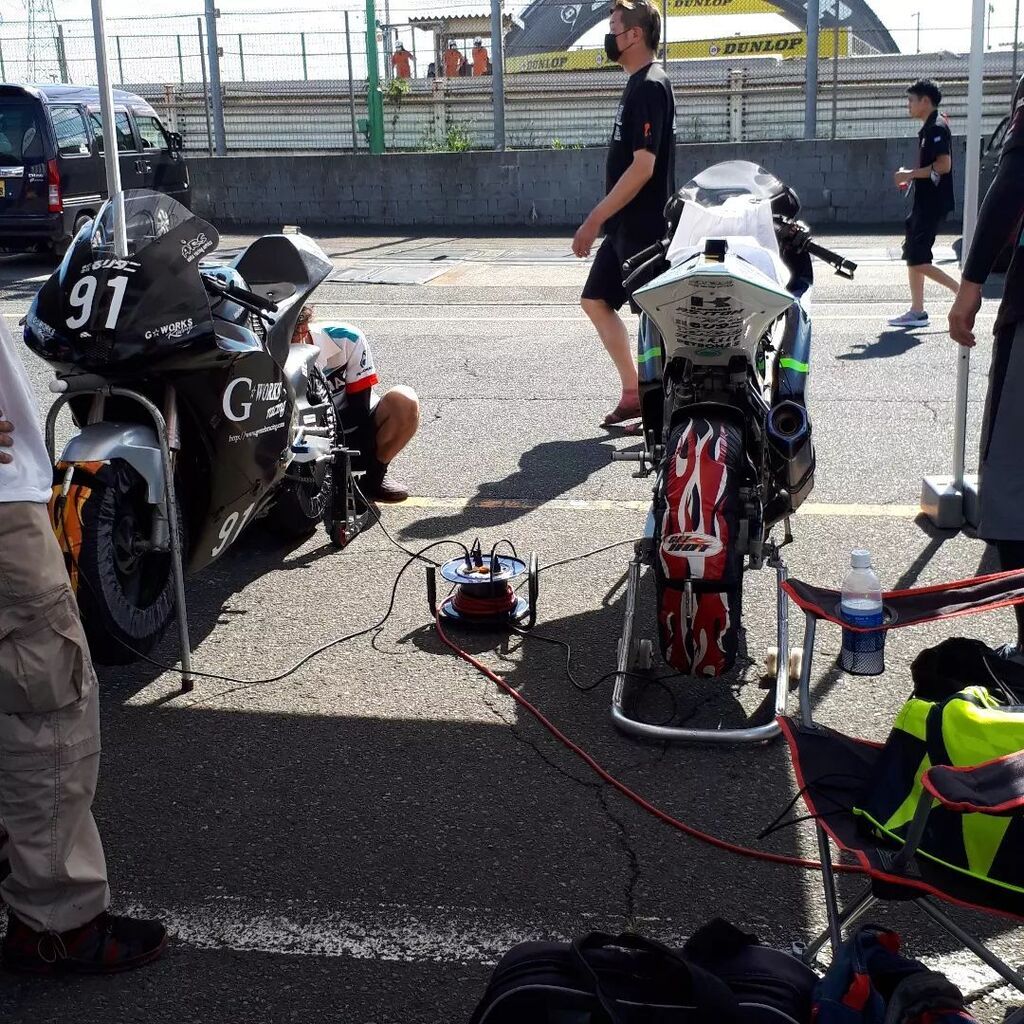 GWORKS_RACING's tweet photo. 筑波TT最終戦❗
どちらがチャンピオンかチーム内対決❗
骨は拾うから二人ともがんばれー https://t.co/veydc6SqMo