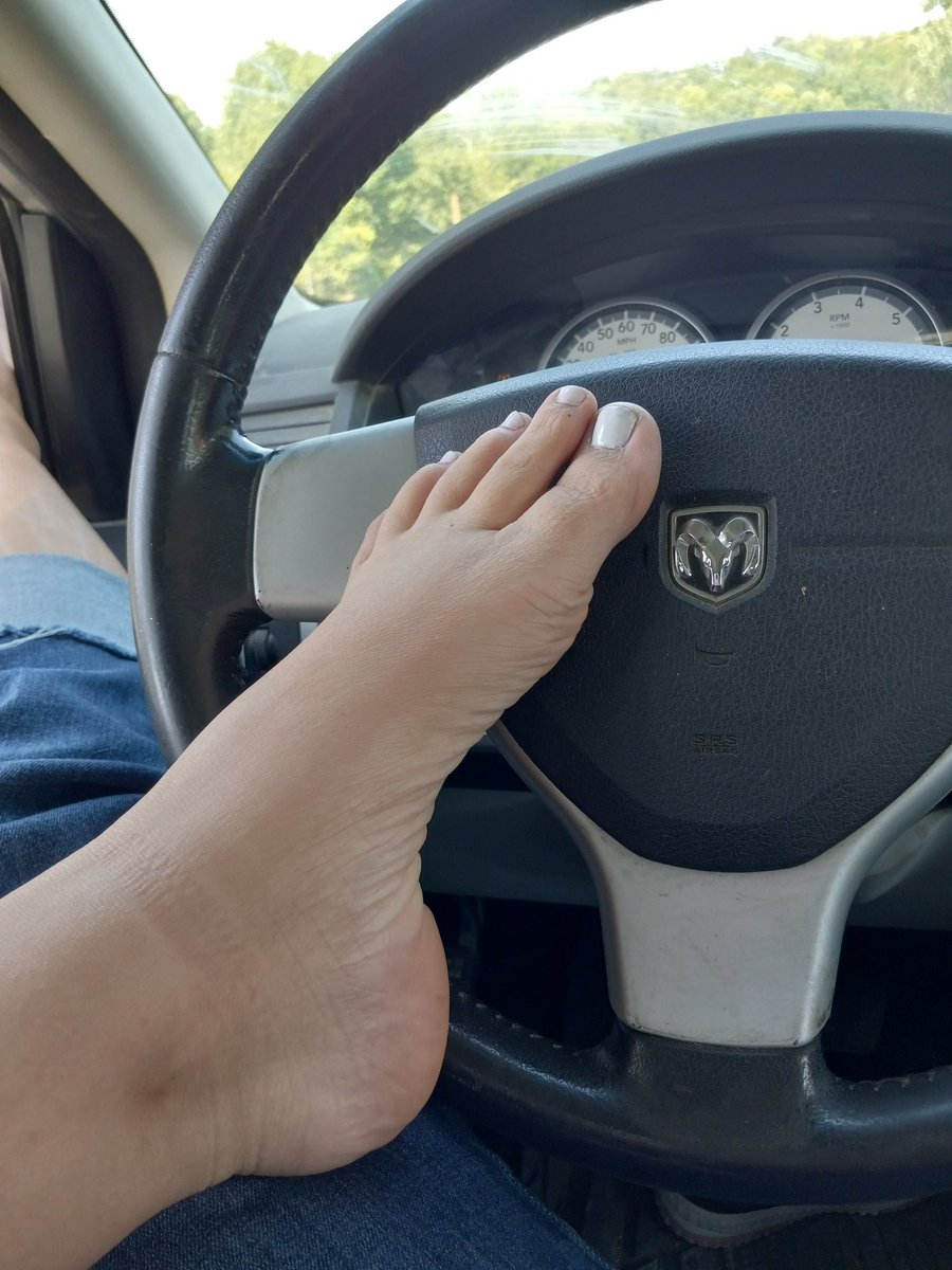 NikkiC0511's tweet photo. Who wants to cool off my very hot toes with their tongue??
#toes #work #socks #feet #feetfinder #feetworship #feetfethish #feetpicsforsales https://t.co/hfOhW8R5QO