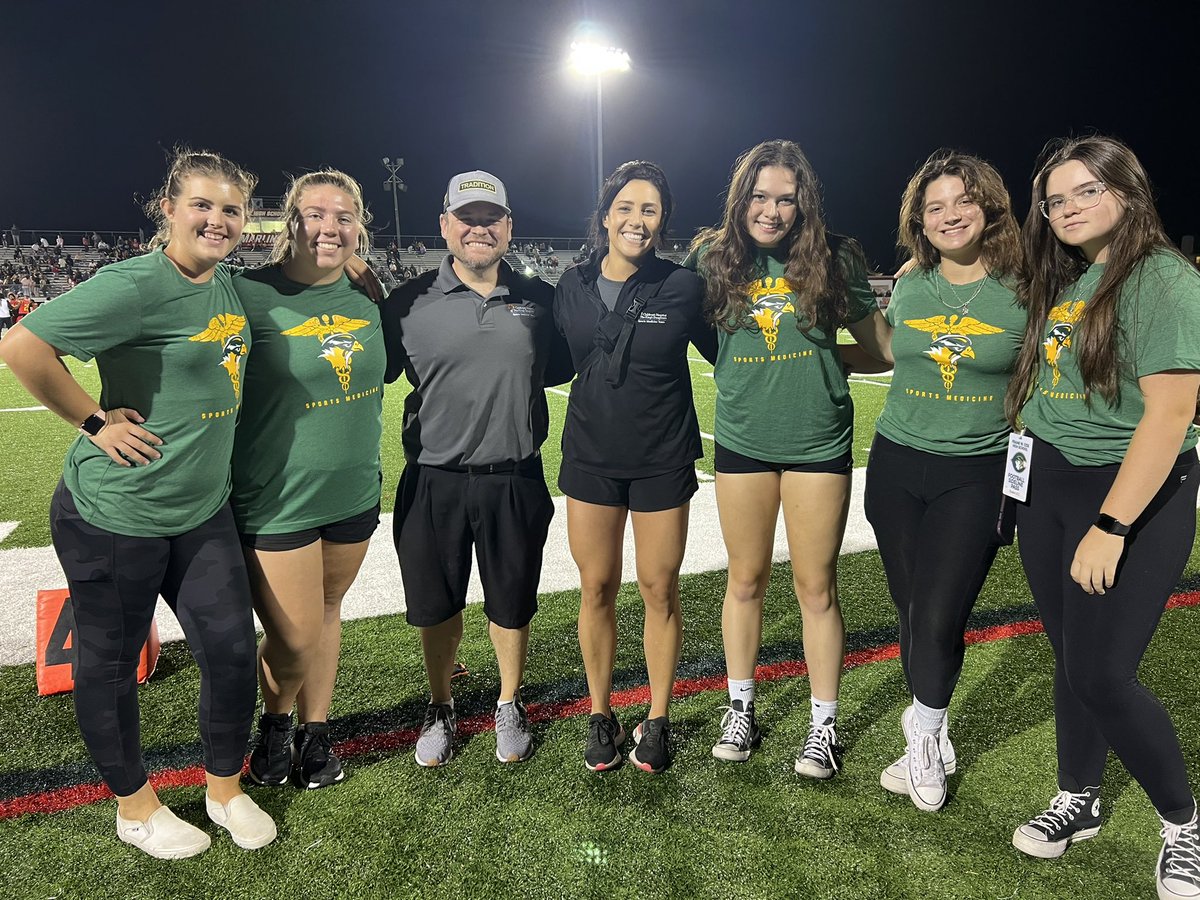 FrankWCoxHS's tweet photo. Thanks Coach @afan66 for the new swag for our student athletic trainers! https://t.co/VbzOAzfa8n