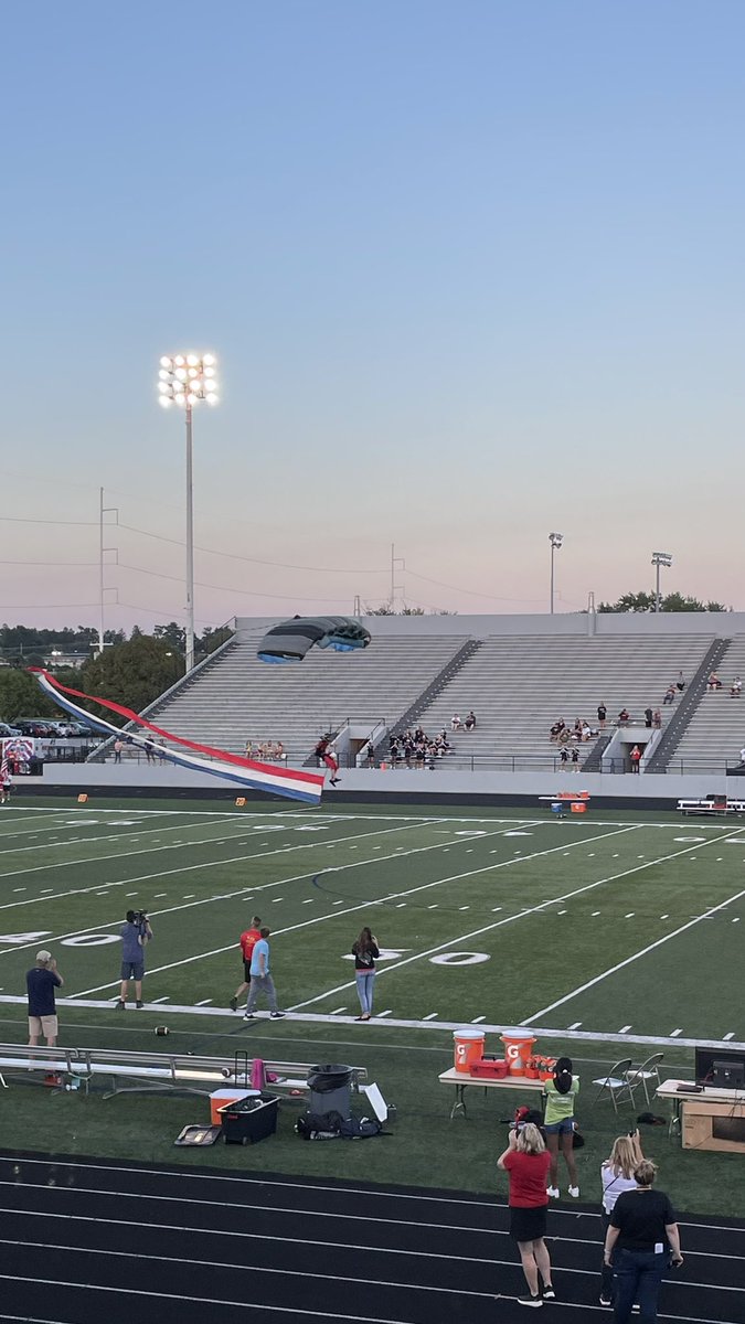 Game ball received a high-flying entrance for Homecoming! 🏈