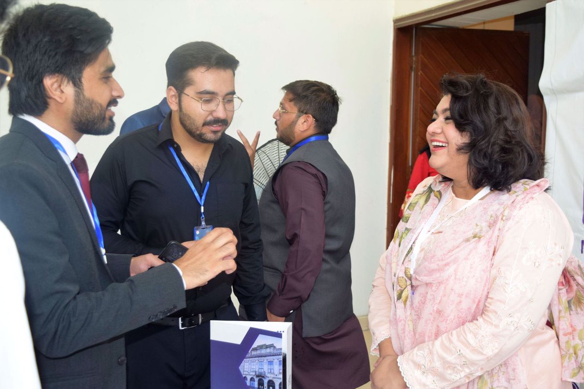 SYNCHPakistan's tweet photo. Dr.Ali Hassan Malik with @HiveMedicalAcad representative at #NLS22 https://t.co/QxXNeOfD5x