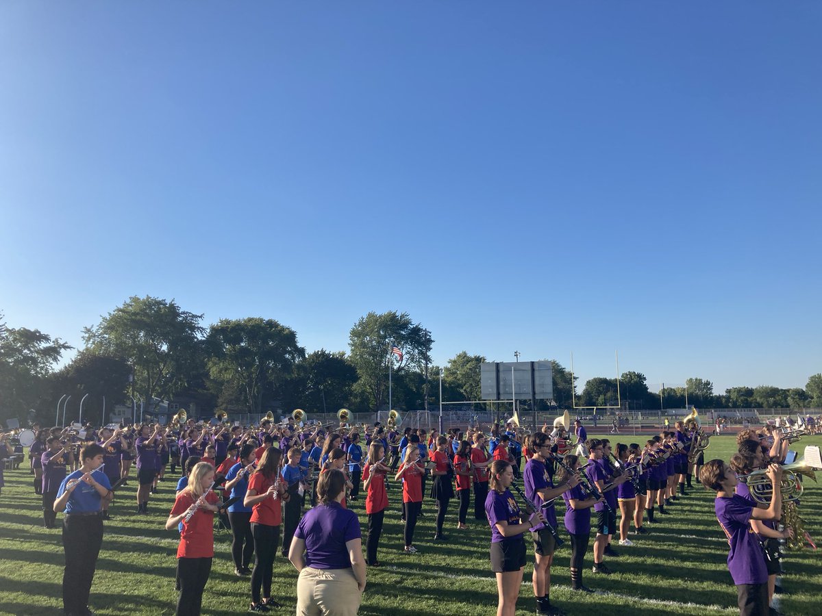 The fantastic 8th grade bands from @WaucondaMS118 and @MatthewsMS118 joining the @WHSBand118 for tonight’s football game! @BulldogLife_WHS @MMSBand118