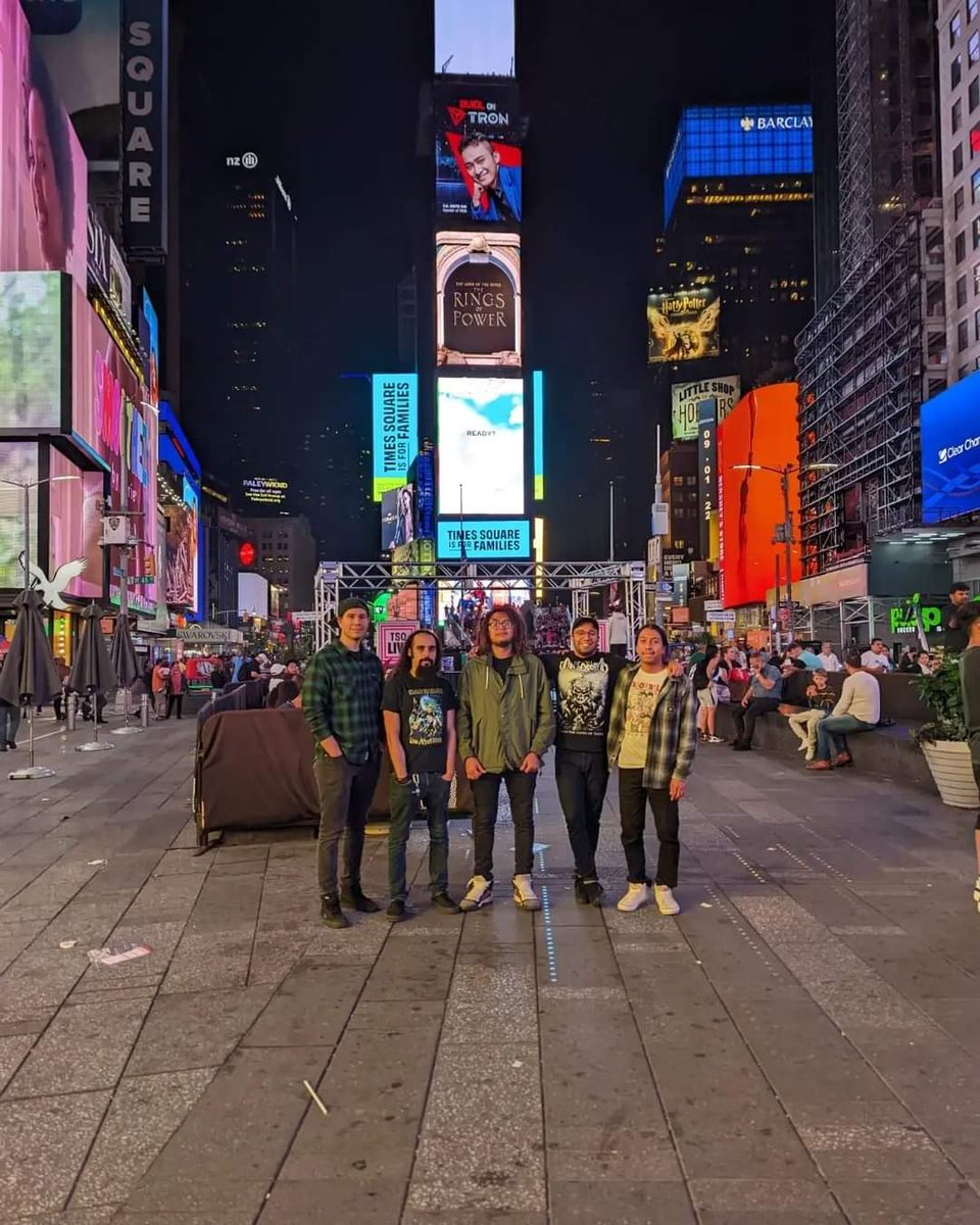 EaracheRecords's tweet photo. Bonded By Blood in NYC
#bondedbyblood #exiledtoearth #thrashmetal #earacherecords https://t.co/8bNdWnbYbI