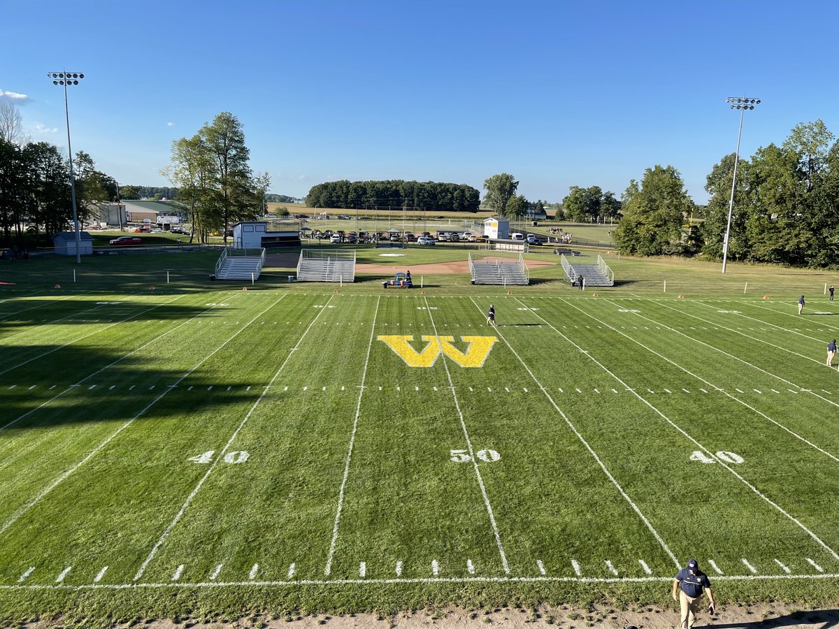 DeanofJacksons's tweet photo. Love this field 

RT @ScoopMiller: Great 1st half for the ⁦@WhitefordAgSch⁩ Bobcats as they take a 30-6 advantage at the half against 5th ranked Detroit Loyola ⁦@BCSNsports⁩ #BCSNation https://t.co/v1AxYOHRdE