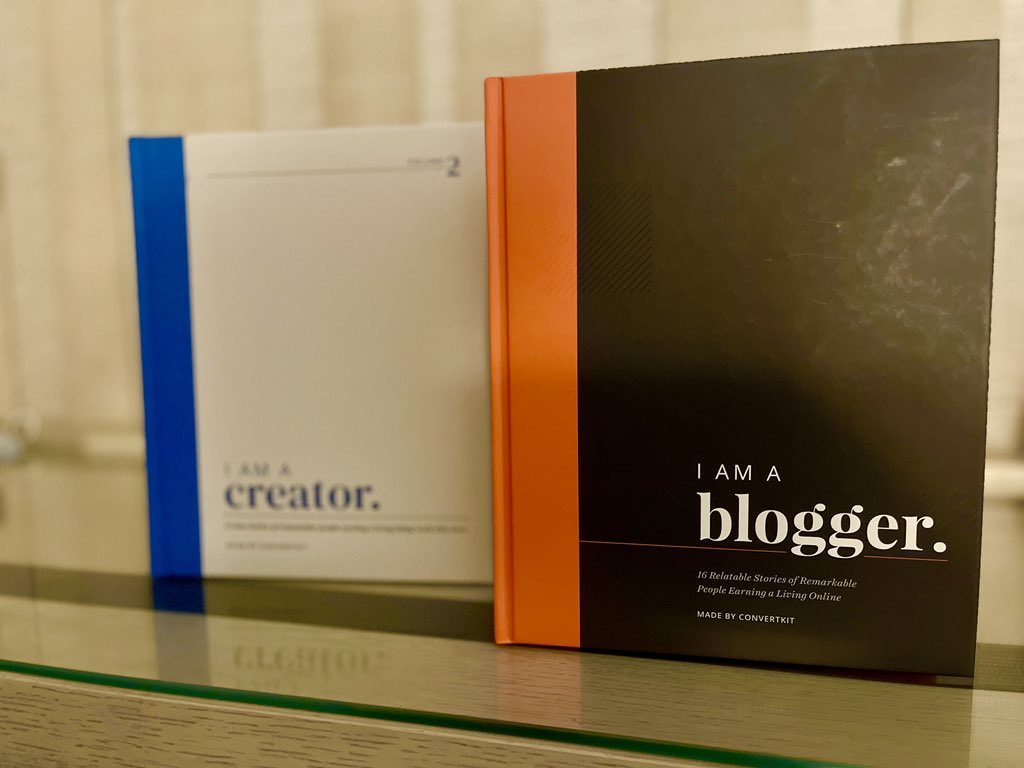 ChristinaAllDay's tweet image. Getting these books from @ConvertKit has me like 🥳 because books are my love language. @FinCon #fincon #fincon22 #blogger #creator