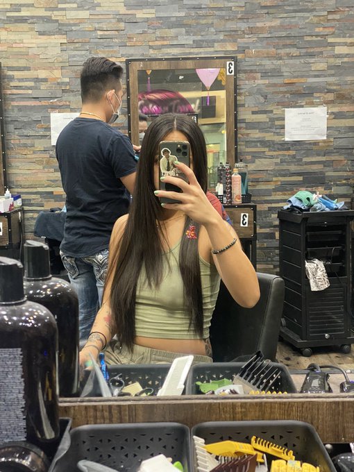 She cut more then an inch🥲 https://t.co/rGwWXAs8x1