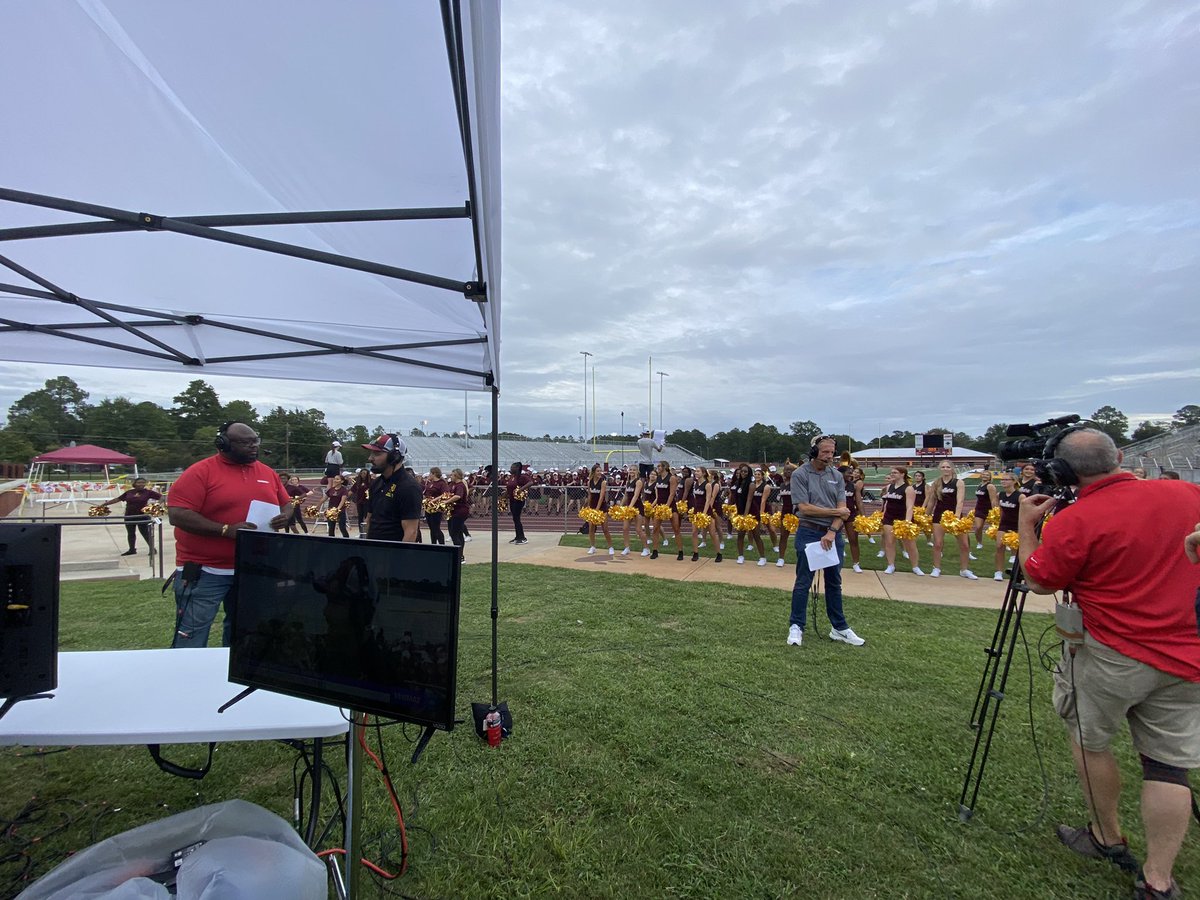 megmittelhamms's tweet photo. Another @13wmaznews #Tailgate13 in the books with Frank Malloy and @sportsguymarv. Great time at Perry High tonight with the team. https://t.co/oLA0RFlsU4