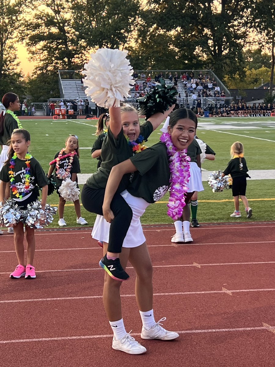 Camelot_JFK's tweet photo. These #minimustangs had a blast cheering with you! 📣 Thank you @Miss_Szoke for an awesome event! #JFKMHSfamily https://t.co/KYvnvDxFq6