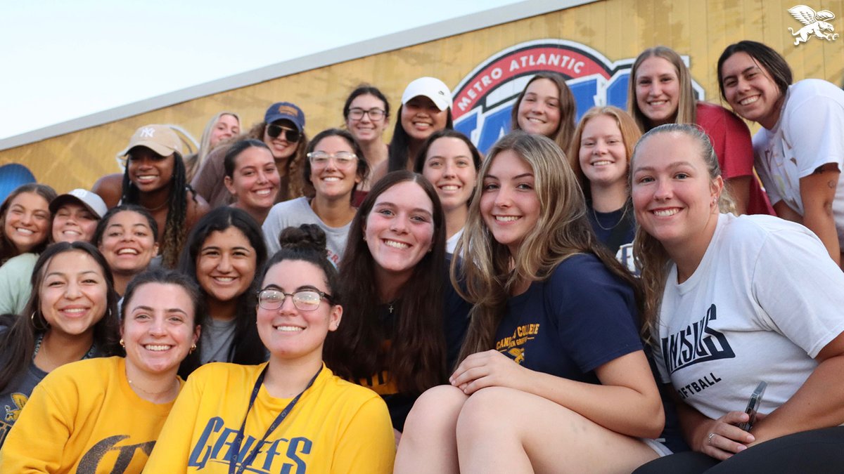 GoGriffs's tweet photo. #GriffsSupportingGriffs https://t.co/99yfYfNnlR