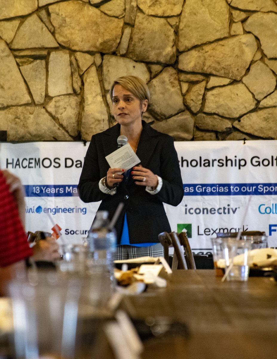HACEMOSNTX's tweet photo. Special thanks to Angela MuΓ±oz Rutherford, our VP of Business Mobility Sales East at AT&T and keynote speaker! It was truly inspiring for our students to hear her personal journey to get to where she is today.
#HDSB2022 #attsocial #lifeatatt #HacemosERG
#JuntosHACEMOSMas https://t.co/EXfor2W5lD